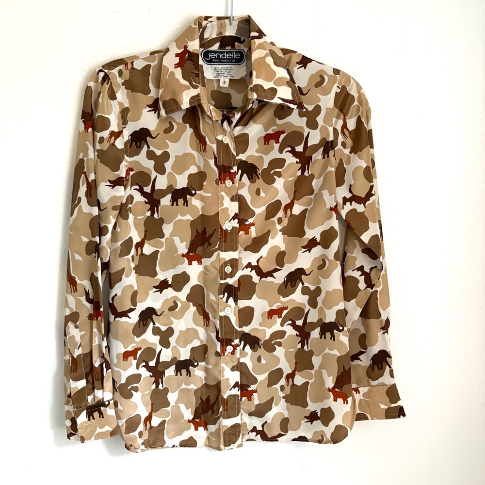 Jendelle | VINTAGE Women’s Button Up Brown Cream Safari Elephant Rhino Top Sz M